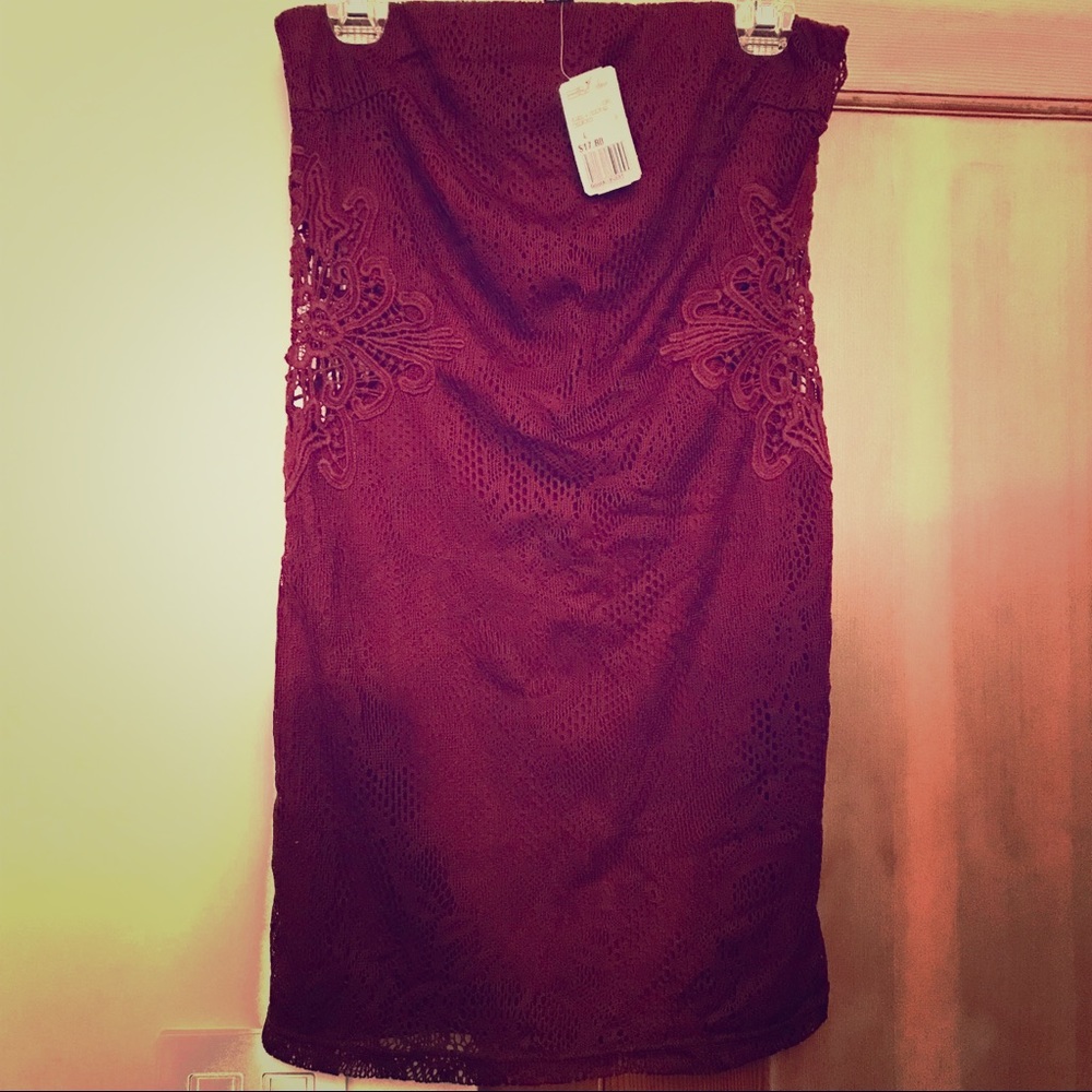 Beautiful Maroon Strapless Lace Dress